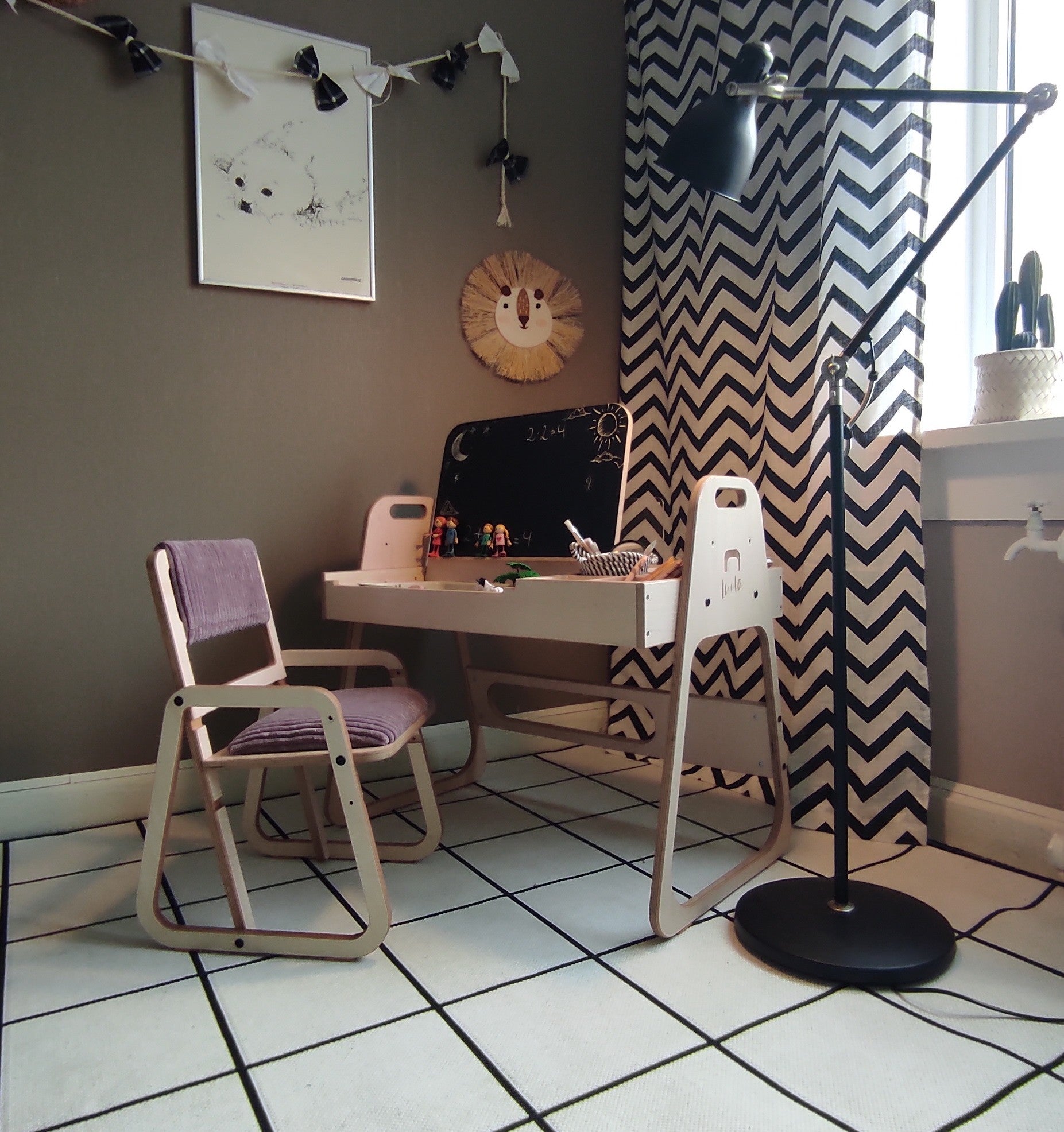 Adjustable Children Chair Julle - Cannon Pink